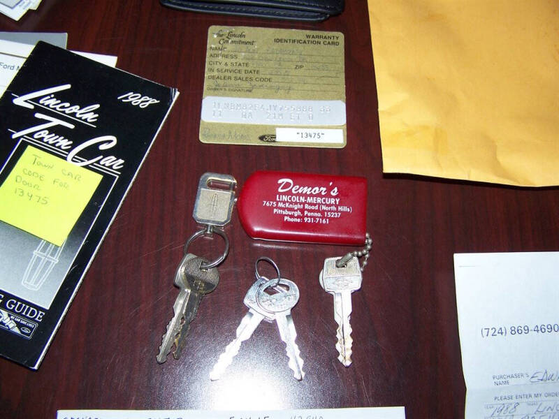 1988 Lincoln Town Car Signature