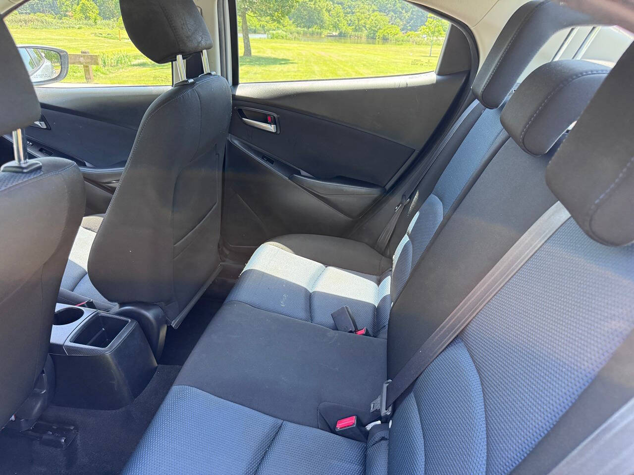 2018 Toyota Yaris iA 11