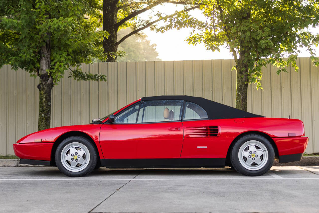 1989 Ferrari Mondial 12
