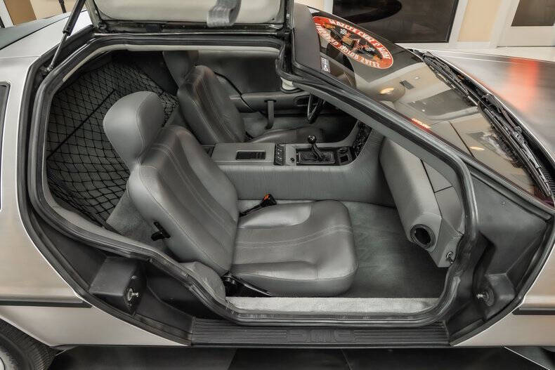 1981 DeLorean DMC-12