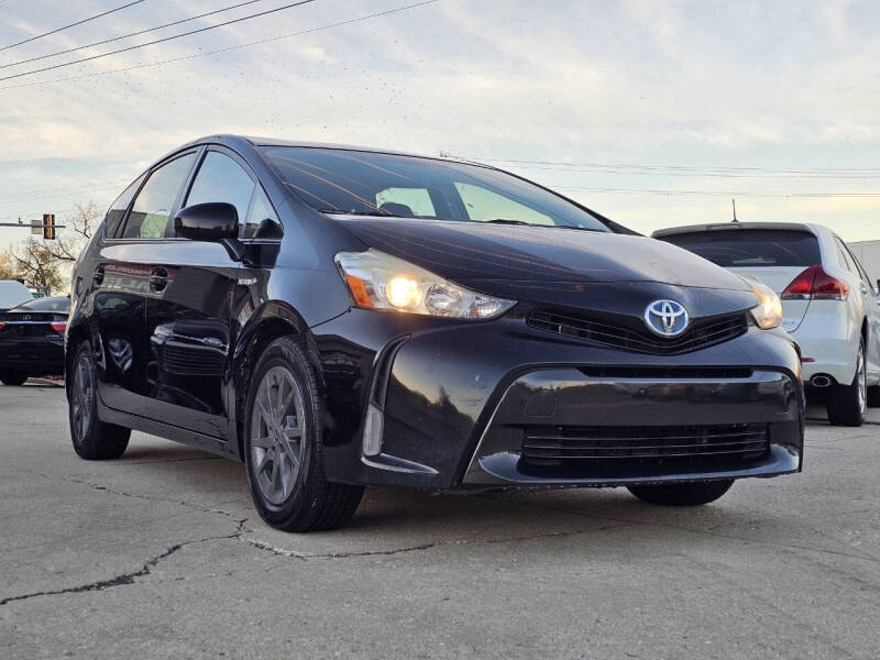 2017 Toyota Prius v Three
