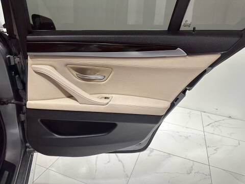 2012 BMW 5 Series 528i