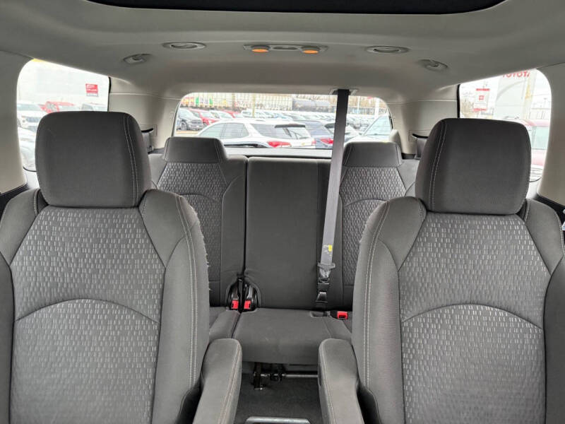 2015 GMC Acadia SLE-2
