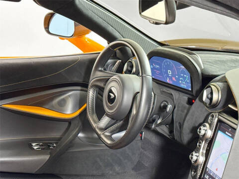 2022 McLaren 720S Performance