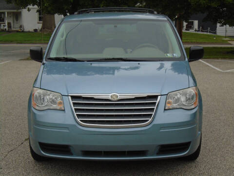 2010 Chrysler Town and Country LX