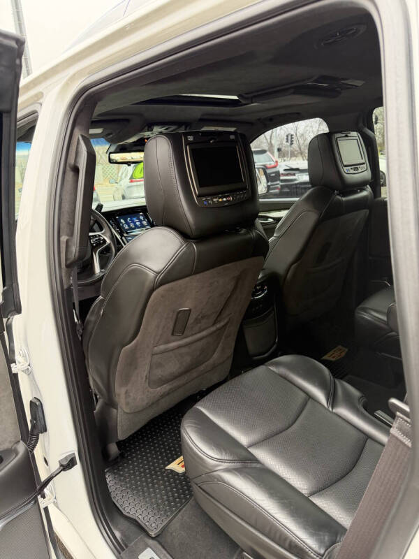 2017 Cadillac Escalade Platinum