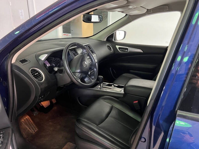 2020 Nissan Pathfinder SL