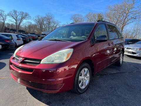 2004 Toyota Sienna for sale at SOUTH SHORE AUTO GALLERY, INC. in Abington MA