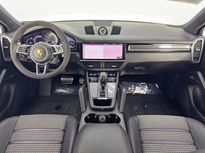 2021 Porsche Cayenne GTS Coupe