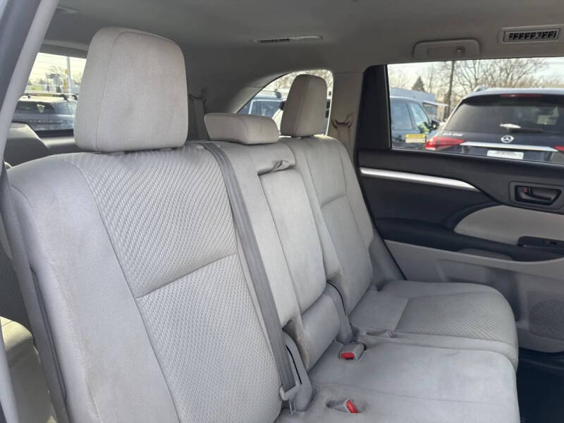 2015 Toyota Highlander LE