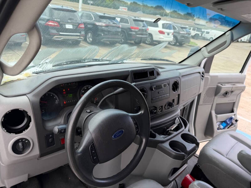 2017 Ford E-Series