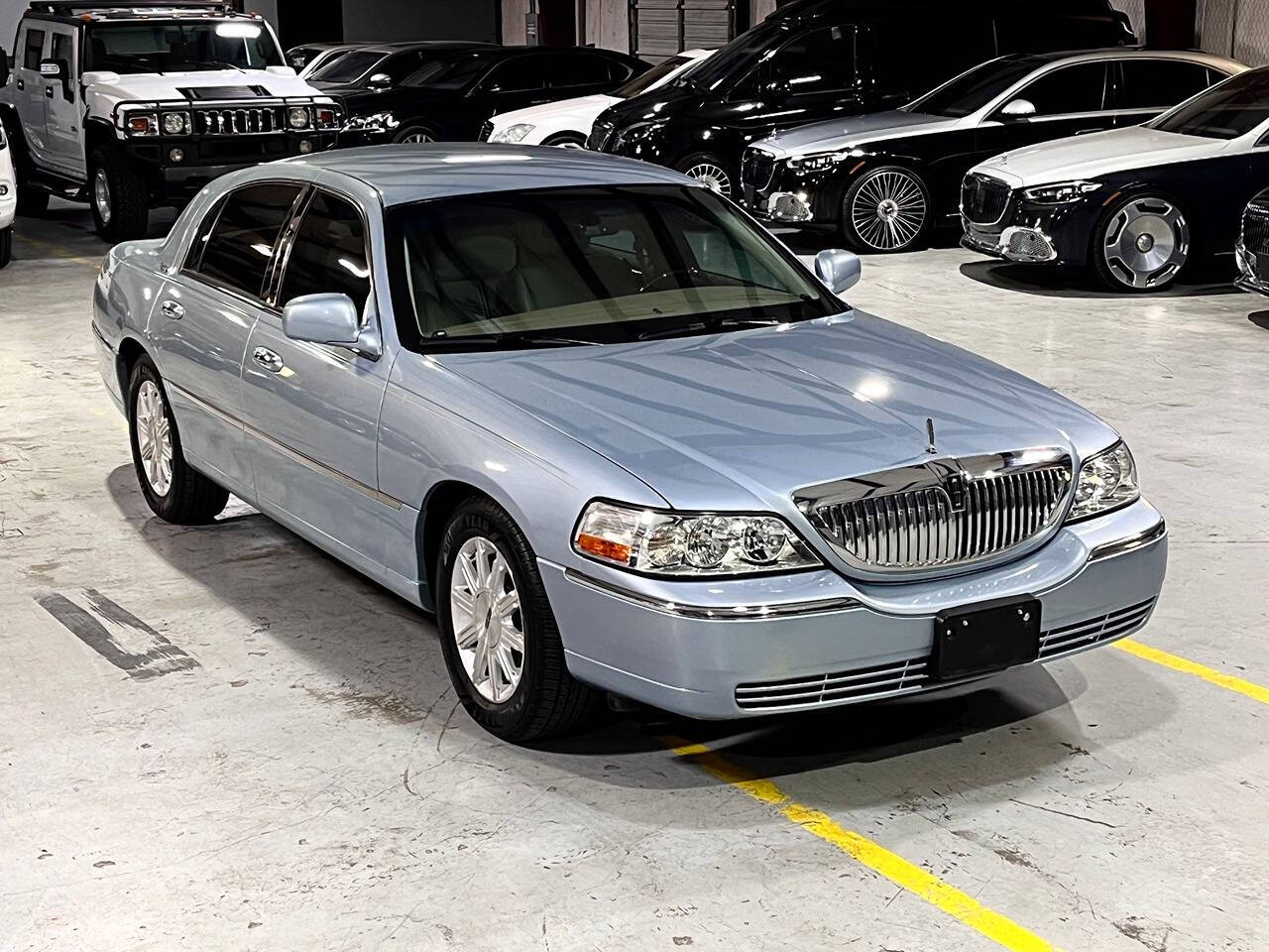 2010 Lincoln Town Car for sale at Carnival Car Company in Victoria, TX