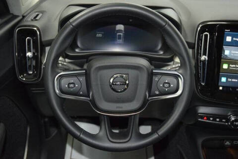 2025 Volvo XC40 B5 Plus Dark Theme