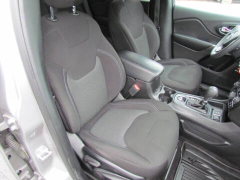 2019 Jeep Cherokee Latitude