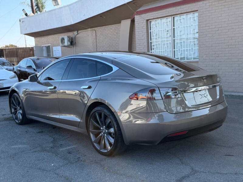 2016 Tesla Model S 90D
