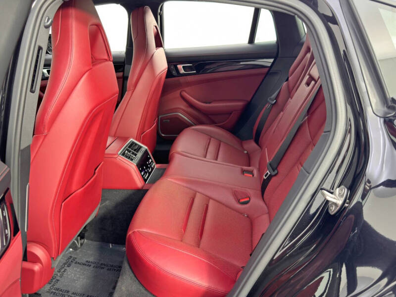 2022 Porsche Panamera 4 E-Hybrid