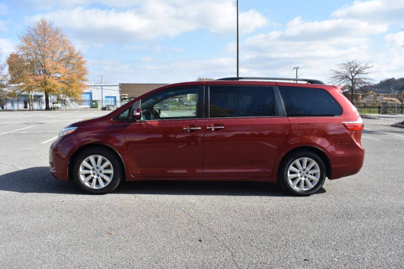 2015 Toyota Sienna Limited Premium photo 4