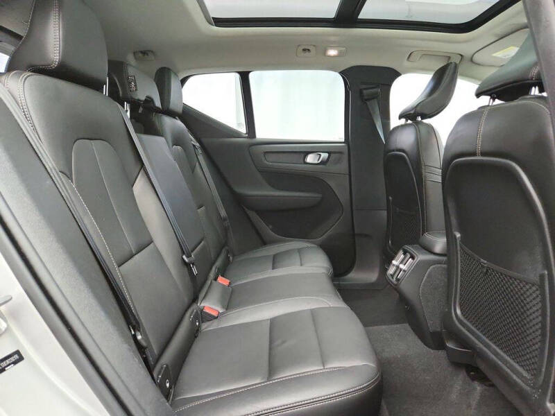 2024 Volvo XC40 B5 Plus Bright Theme
