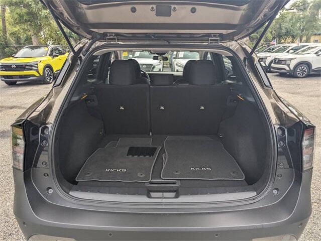 2025 Nissan Kicks SV