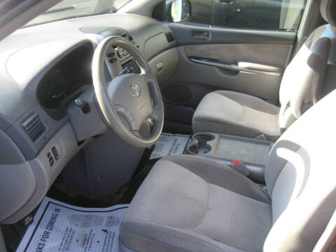 2008 Toyota Sienna LE 7-Passenger