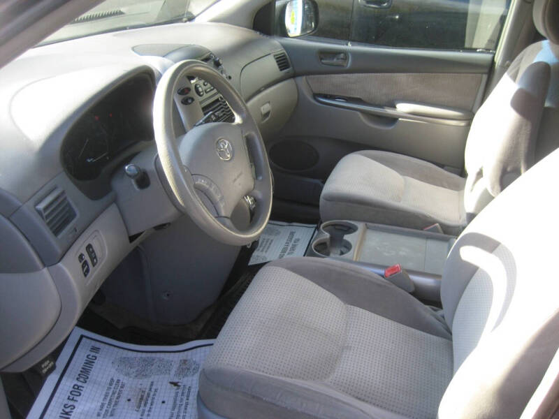 2008 Toyota Sienna LE 7-Passenger