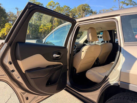 2016 Jeep Cherokee Sport