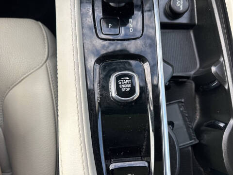 2023 Volvo XC90 B5 Core