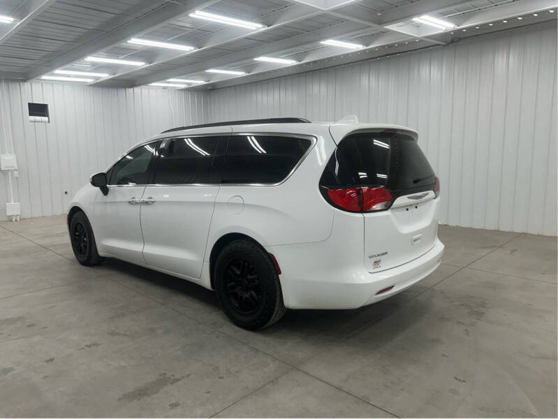 2020 Chrysler Voyager LXi