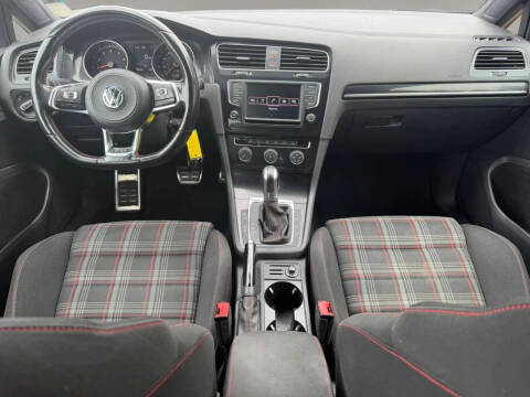 2017 Volkswagen Golf GTI S