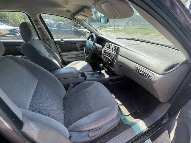 2003 Ford Taurus SE