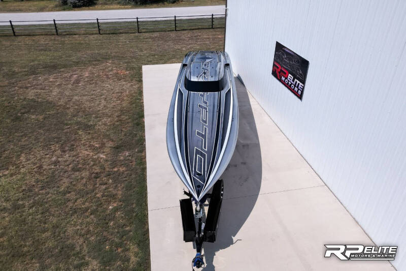 2019 Outerlimits SV43