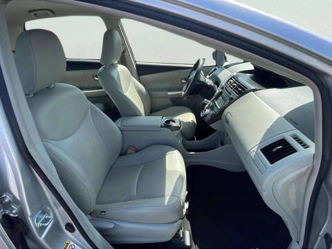 2012 Toyota Prius v Two