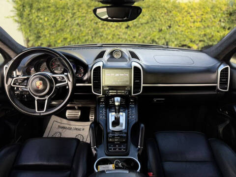 2017 Porsche Cayenne Turbo