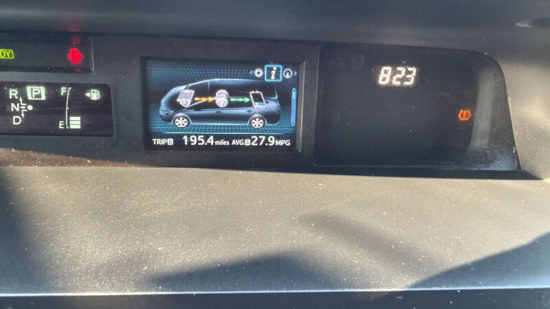 2017 Toyota Prius v Three
