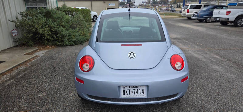 2010 Volkswagen New Beetle