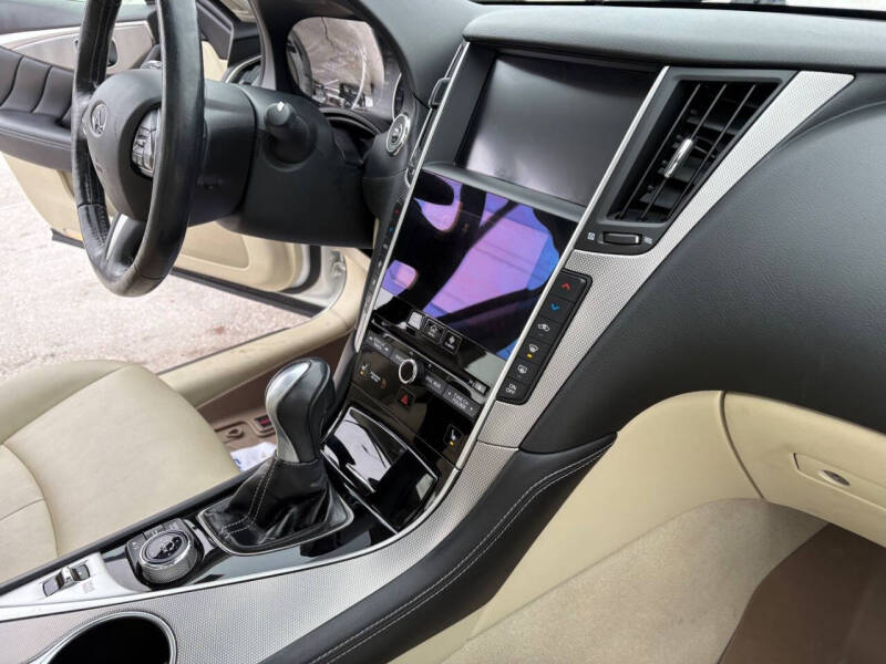 2015 Infiniti Q50 Premium