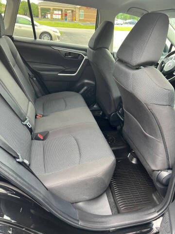 2022 Toyota RAV4 LE