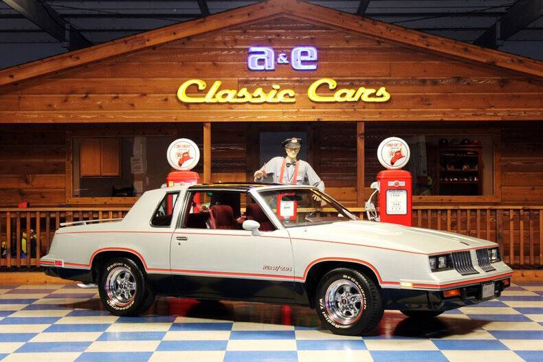 1984 Oldsmobile Cutlass Calais Hurst