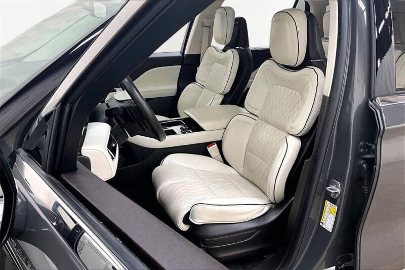 2022 Lincoln Aviator Black Label