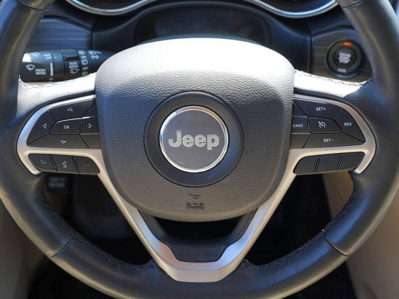 2019 Jeep Grand Cherokee Laredo E