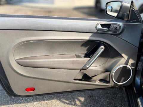 2013 Volkswagen Beetle Convertible 2.5L PZEV