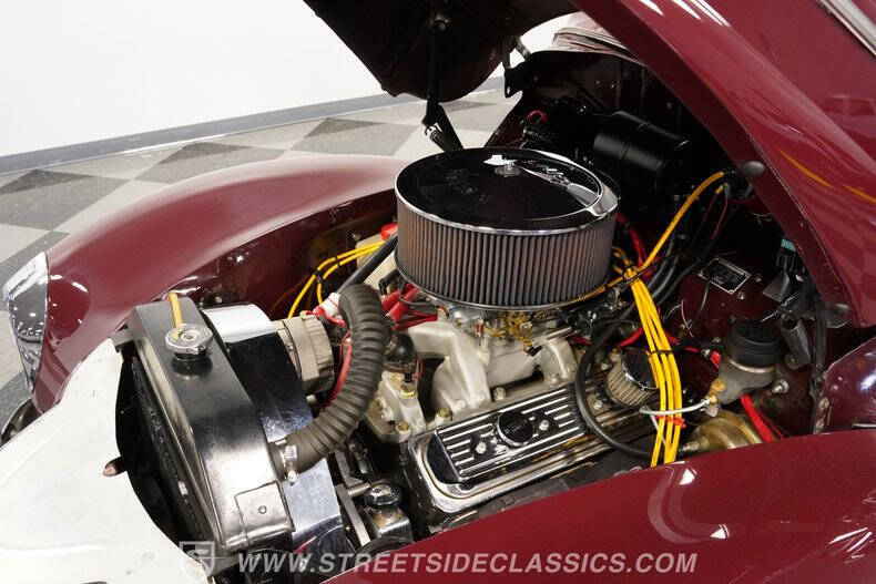 1940 Ford Deluxe