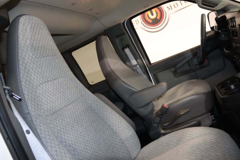 2025 Chevrolet Express LT 3500