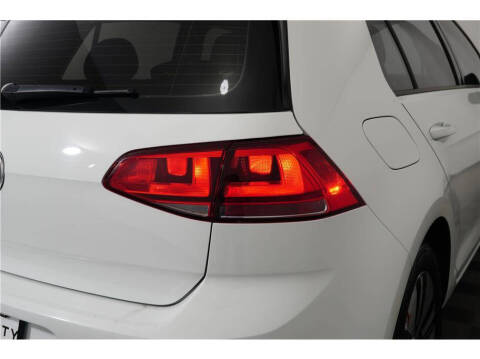 2016 Volkswagen e-Golf SE