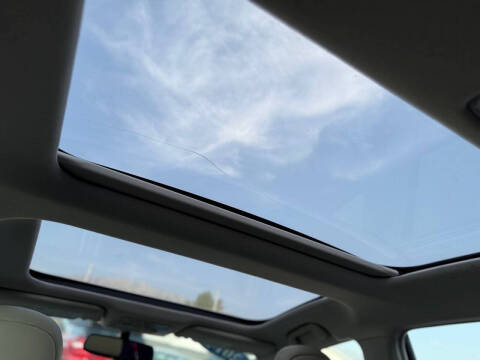 2014 Toyota Prius v Five