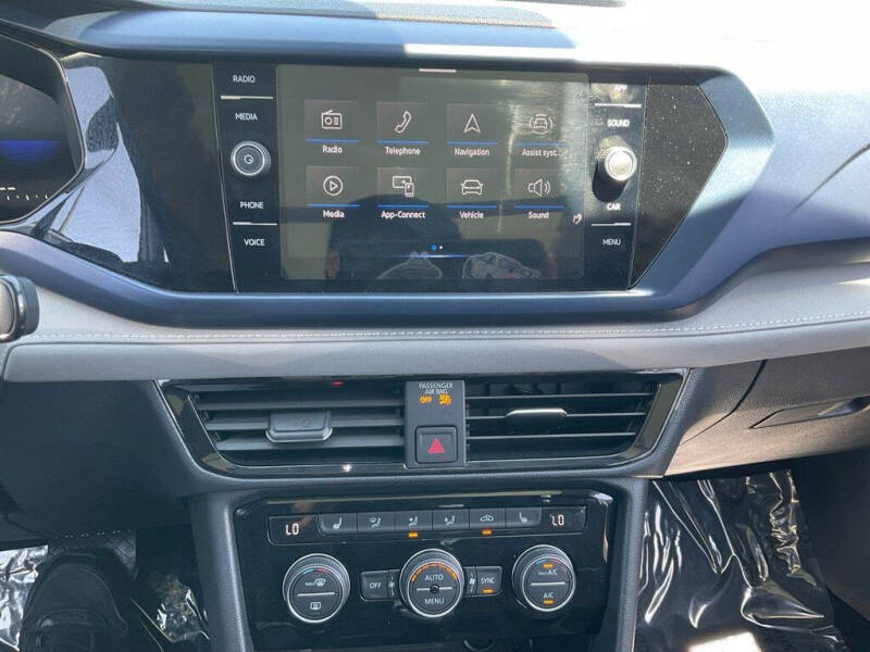 2024 Volkswagen Taos SE