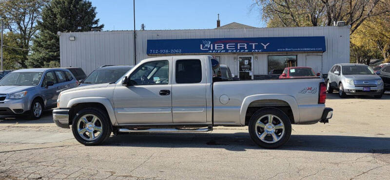 2004 Chevrolet Silverado 1500 LS