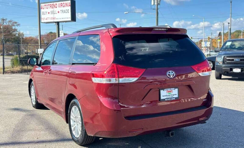 2012 Toyota Sienna XLE 8-Passenger