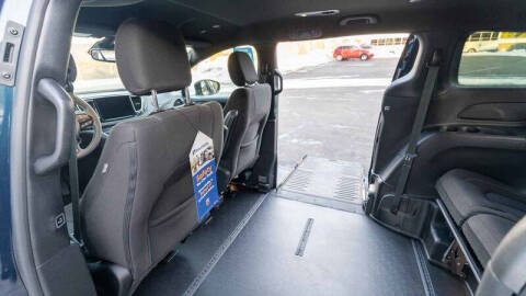 2024 Chrysler Pacifica Touring