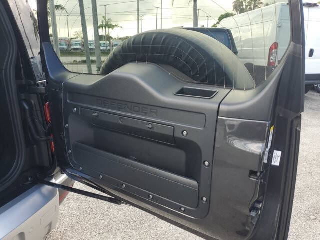 2023 Land Rover Defender